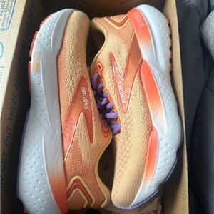 Beautiful Sunburst Brooks Glycerin 21 shoes size 8.5.